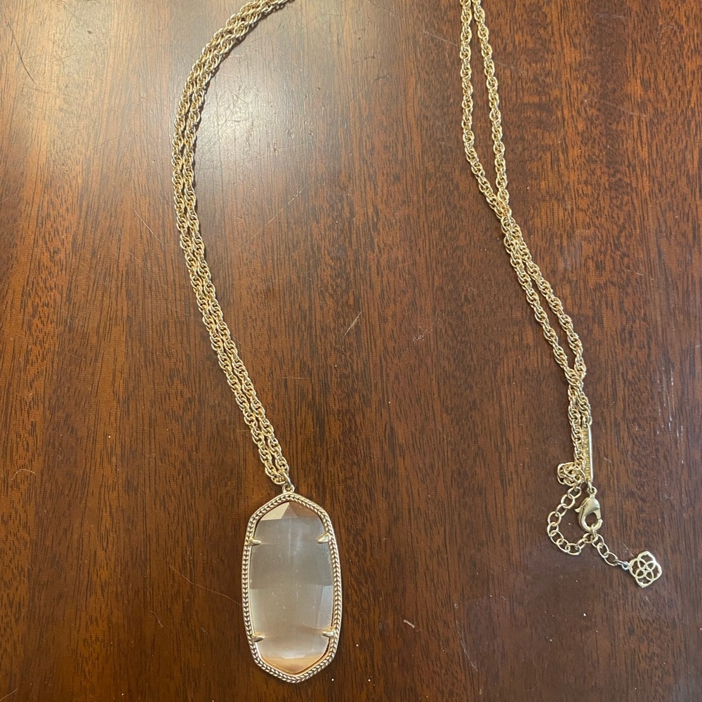 Kendra Scott necklace
